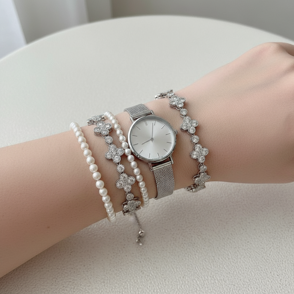 Luxury Silver Clover Bracelet with Zirconia - Elegant Gift Box Included