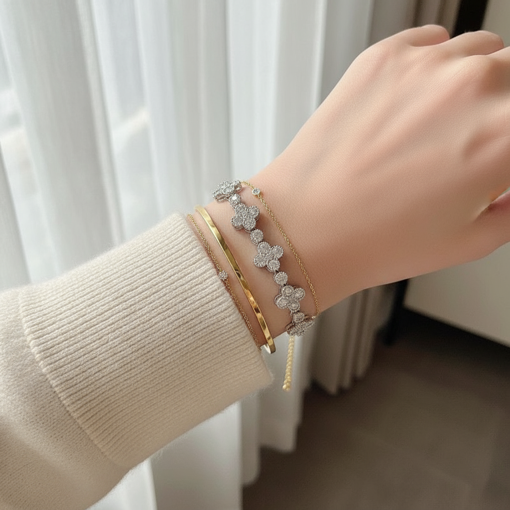 Luxury Silver Clover Bracelet with Zirconia - Elegant Gift Box Included