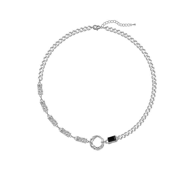 Men’s Silver Chain Necklace with Black Cube Pendant – Minimalist Stainless Steel Jewelry for Street Style & Everyday Wear