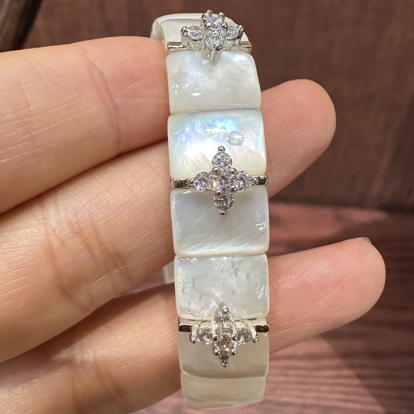 Lucky Clover Mother of Pearl Bracelet - The 'Instant Confidence' Piece