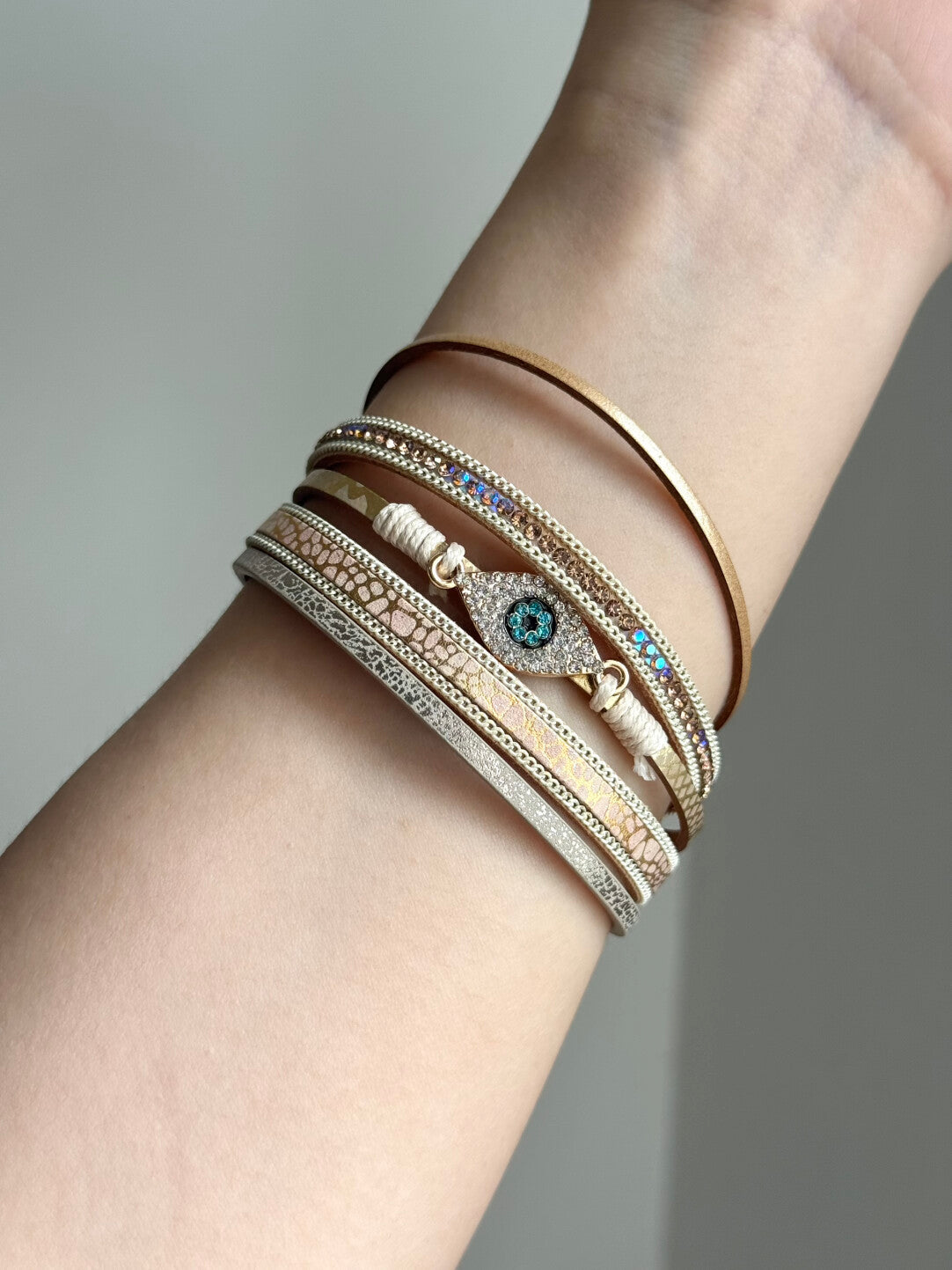 Multi-Strand Magnetic Leather Bracelet