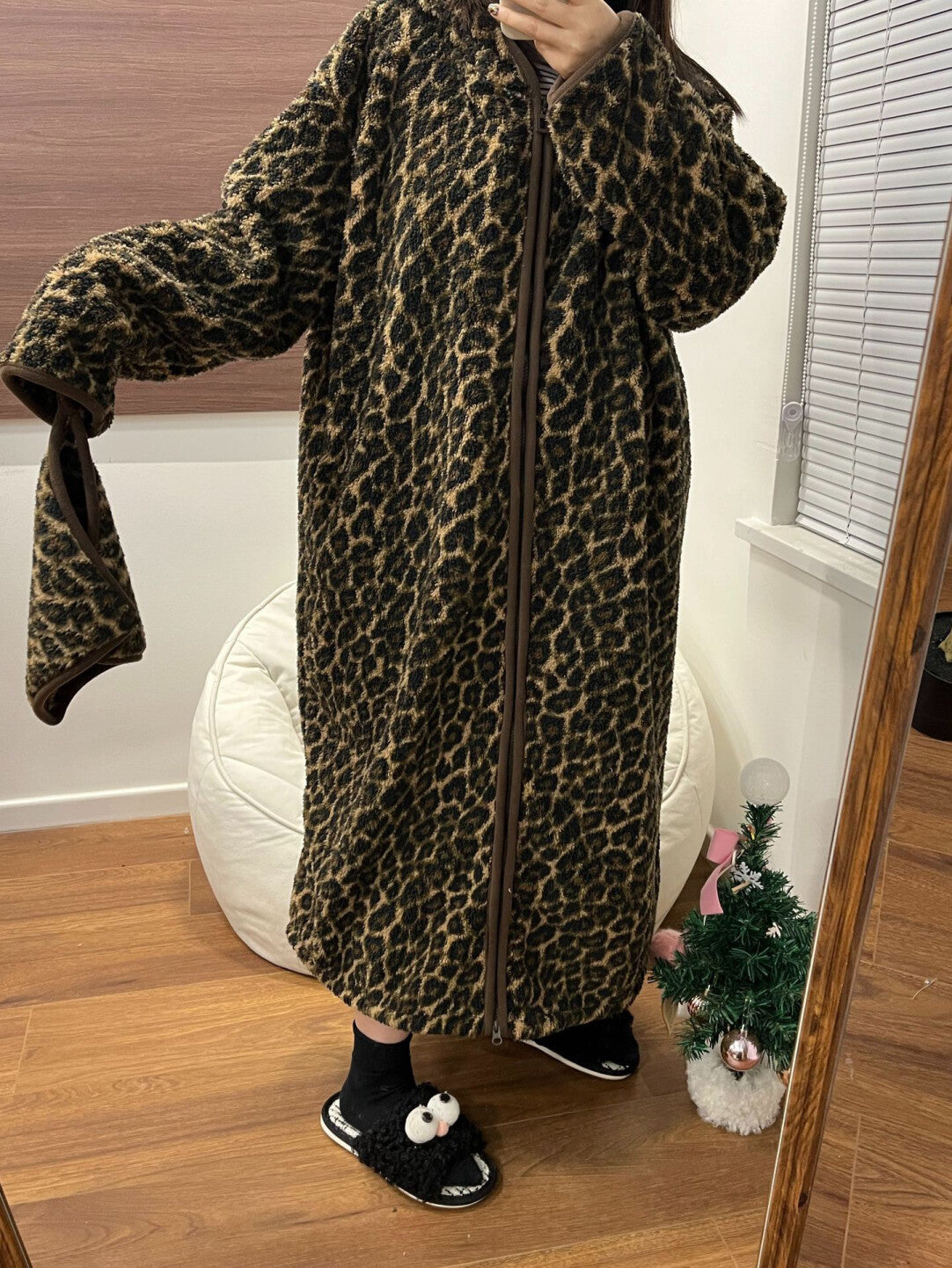 Unisex Oversized Fleece Hoodie Zip Up, Soft Coral Plush Loungewear for Winter, Warm Hooded Blanket Jacket, Cozy Homewear for Men & Women