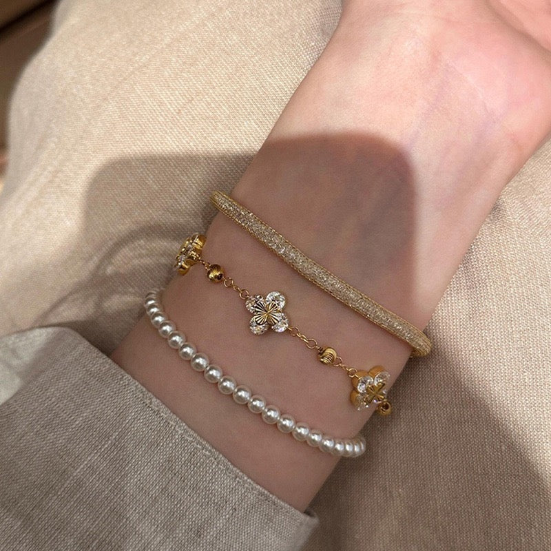 Luxury Gold Plated Clover Bracelet with Zirconia - Gift Box Included