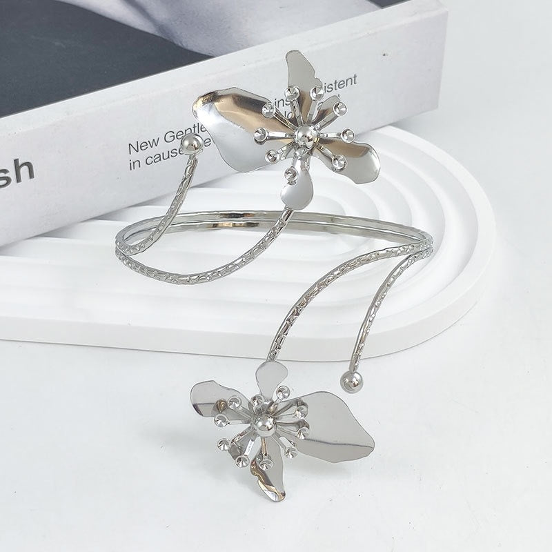 ✨ Flower Upper Arm Cuff Bracelet - Statement Jewelry for Free Spirits